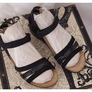 Munro sandals 